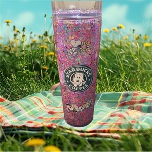 16 oz Snoopy tall snow globe tumbler plastic cup comes with lid and straw